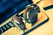 Headphones & Audio Equipment